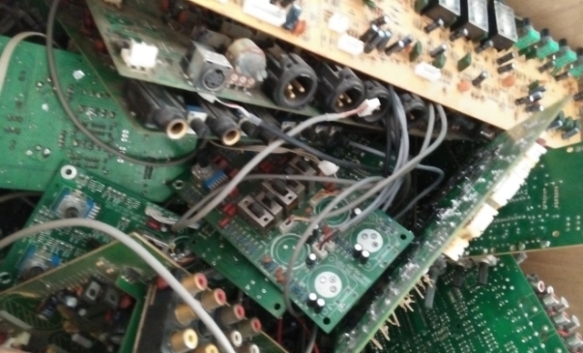 废旧电子电路板